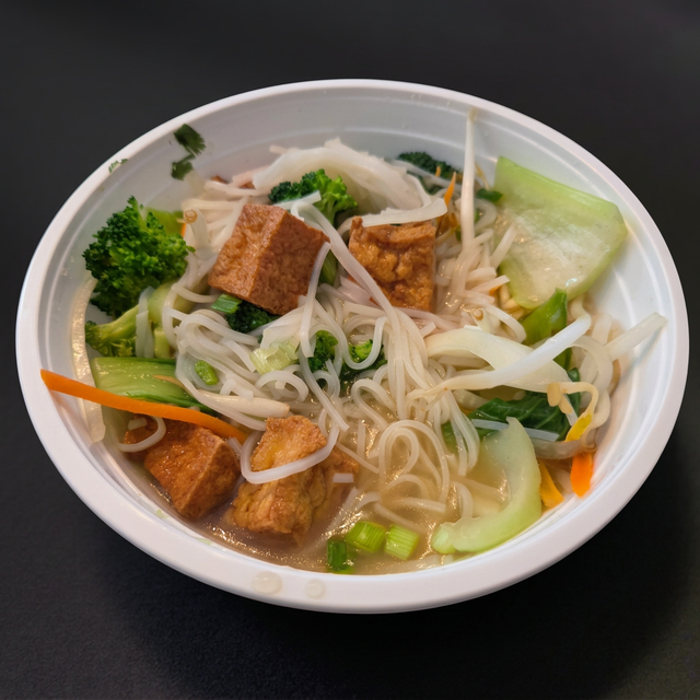 N19. Mixed Vegetable & Tofu Rice Noodle.