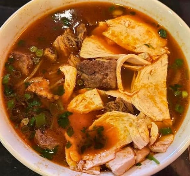 N22. Spicy Noodle Soup.